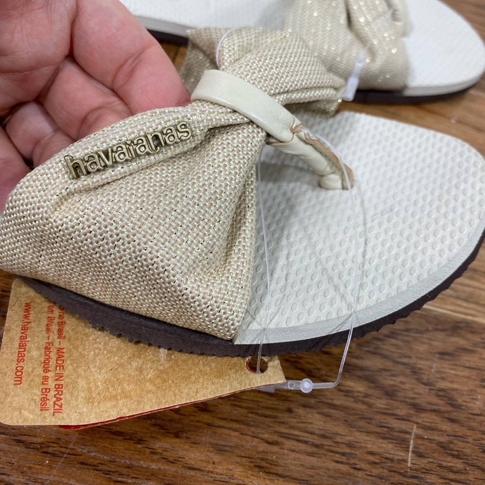 NWT Havaianas Women's Sandals with Cream fabric Bow 9/10 39/40 thong flats - Picture 3 of 4
